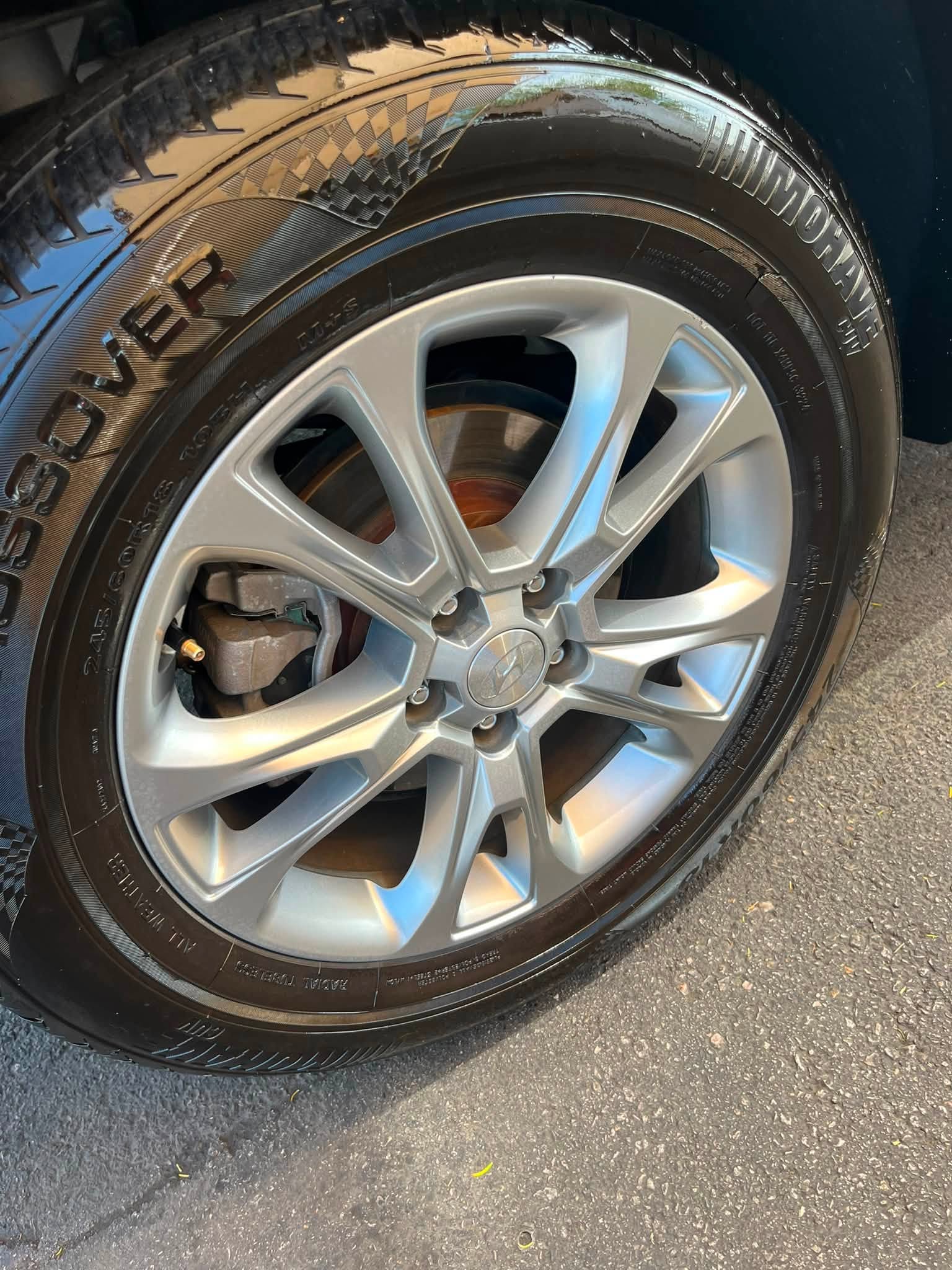 Clean wheel and dressed tire